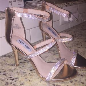 Sz 7.5 Steve Madden Rhinestone heels New in box 🌸